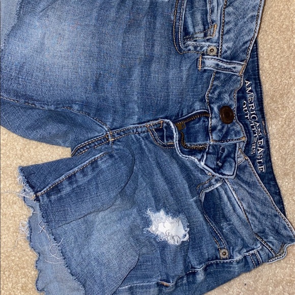 Shorts - Picture 3 of 4